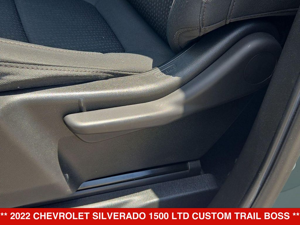 Thumbnail: 2022 Chevrolet Silverado 1500 - 25