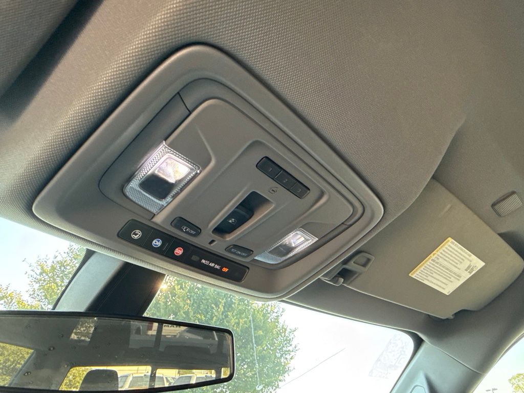 Thumbnail: 2019 Chevrolet Silverado 1500 - 26