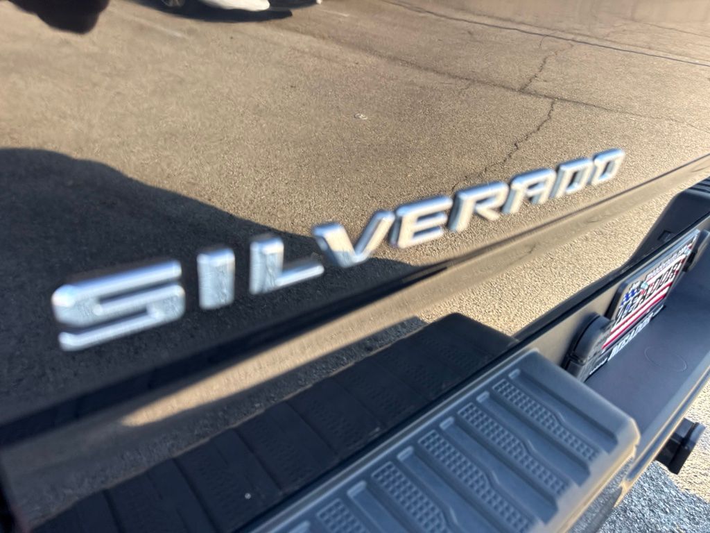 Thumbnail: 2019 Chevrolet Silverado 1500 - 18