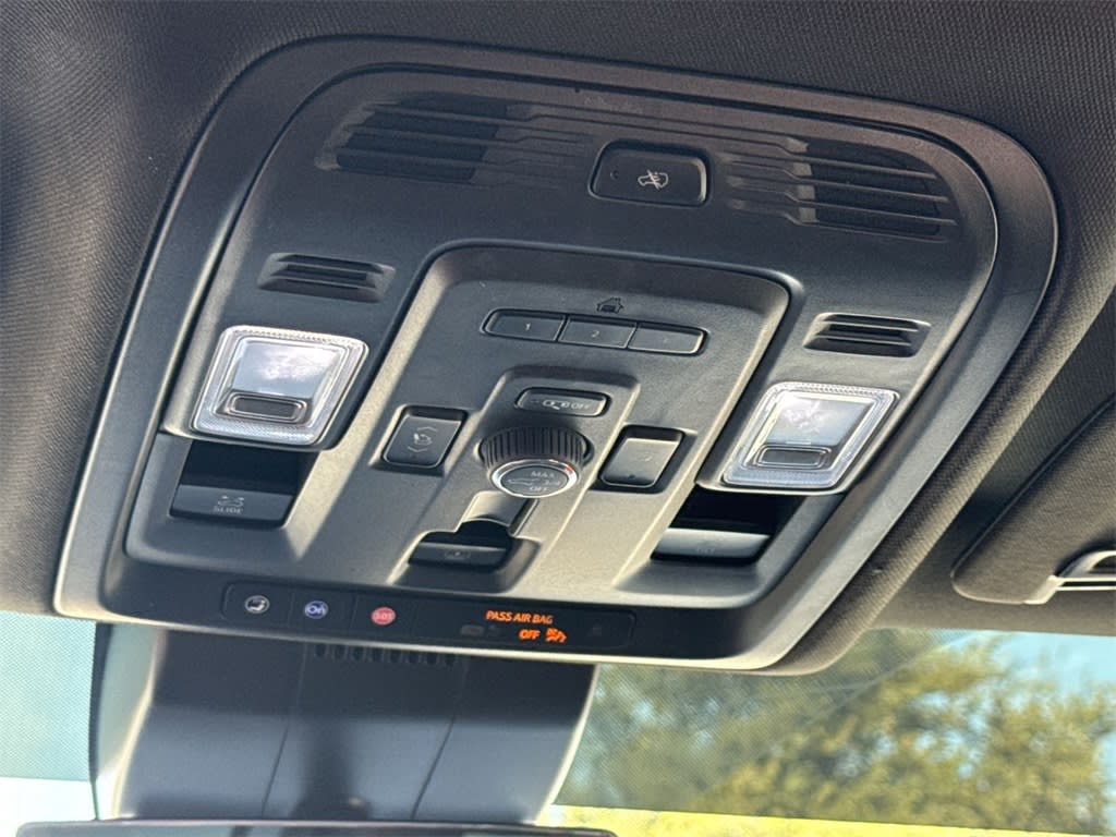 Thumbnail: 2023 GMC Yukon XL - 22