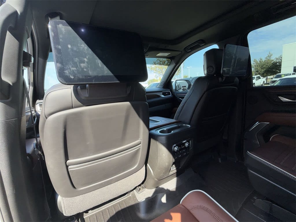 Thumbnail: 2023 GMC Yukon XL - 11