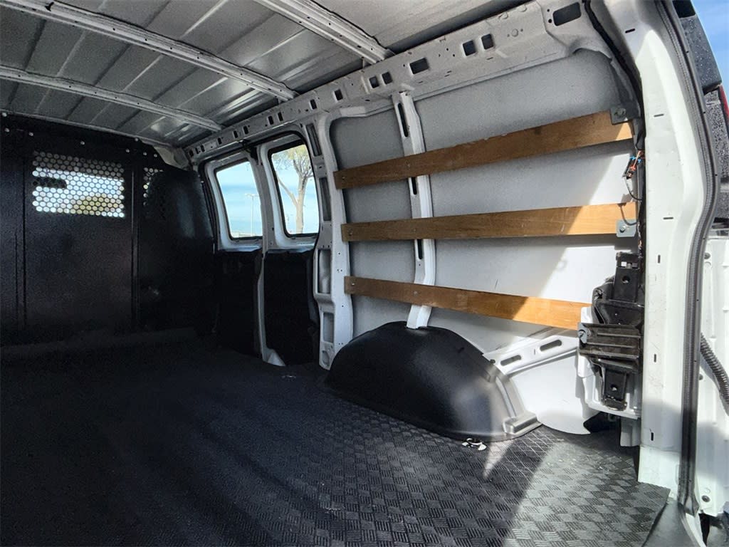 Thumbnail: 2023 GMC Savana - 9