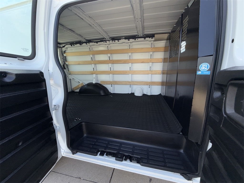 Thumbnail: 2023 GMC Savana - 22