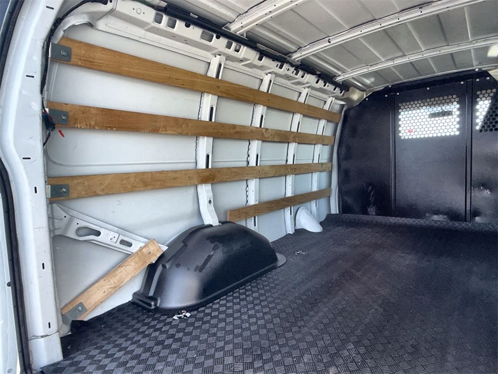 Thumbnail: 2023 GMC Savana - 12