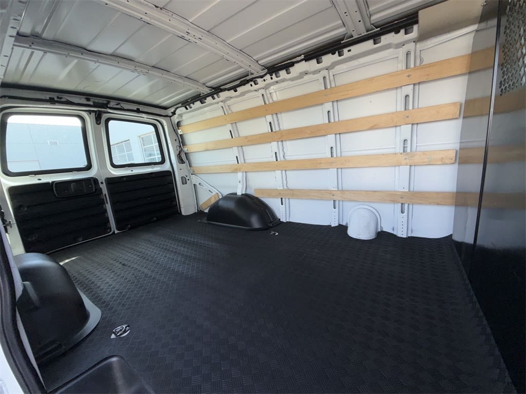 Thumbnail: 2023 GMC Savana - 23