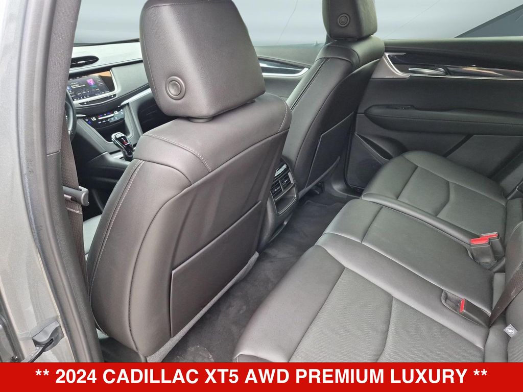 Thumbnail: 2024 Cadillac XT5 - 13