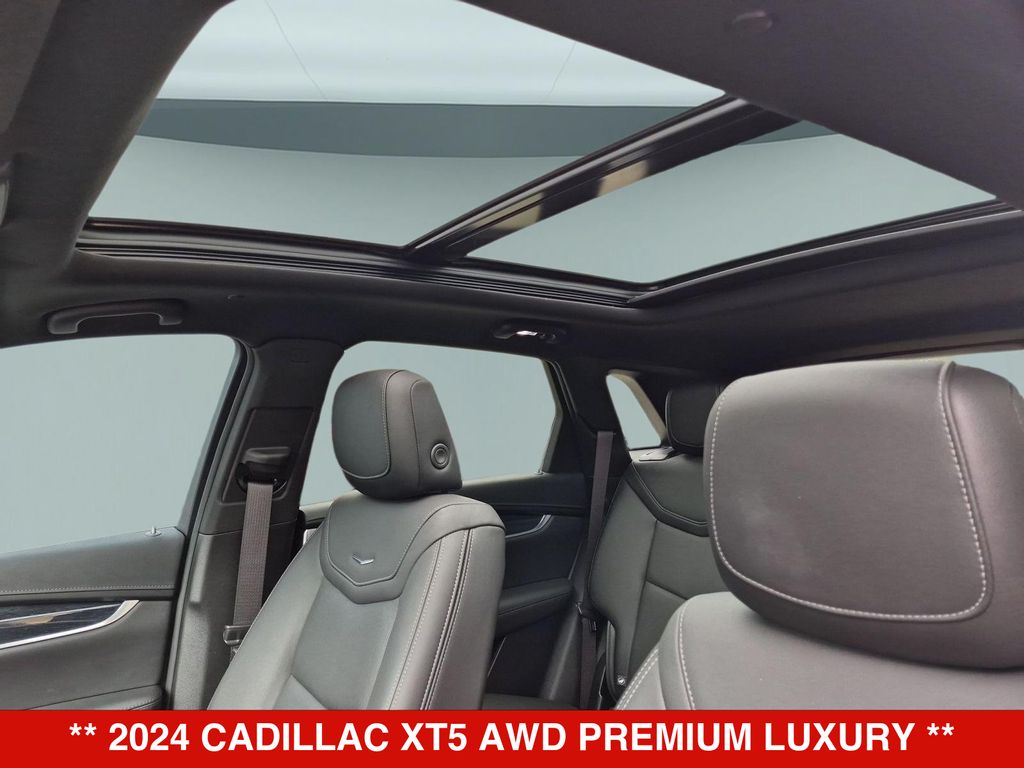 Thumbnail: 2024 Cadillac XT5 - 24
