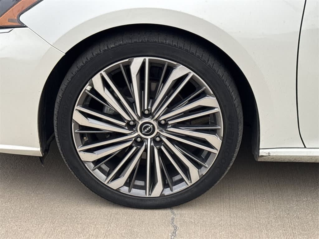 2023 Nissan Altima SL 8