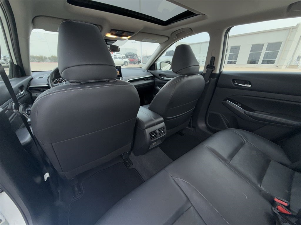 2023 Nissan Altima SL 12