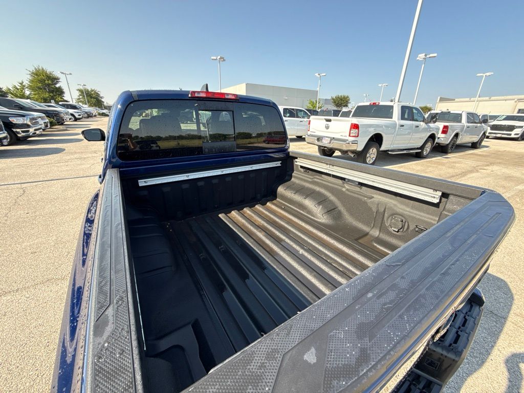 Thumbnail: 2023 Nissan Frontier - 17