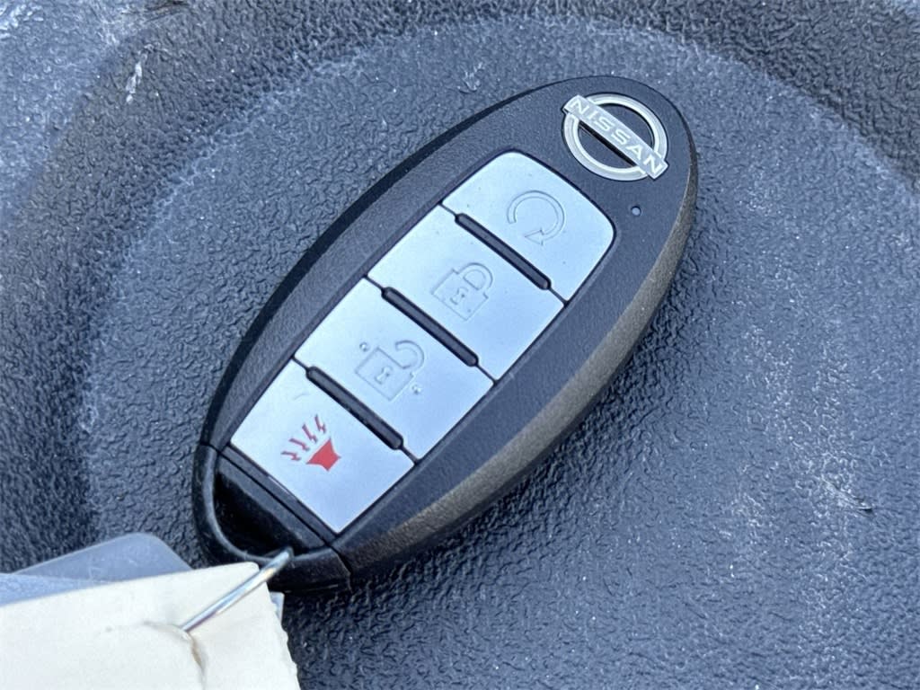 Thumbnail: 2022 Nissan Frontier - 17