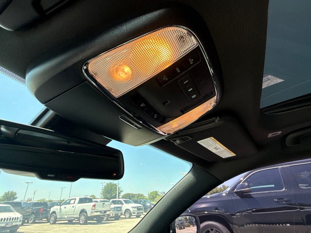 Thumbnail: 2018 Dodge Charger - 18