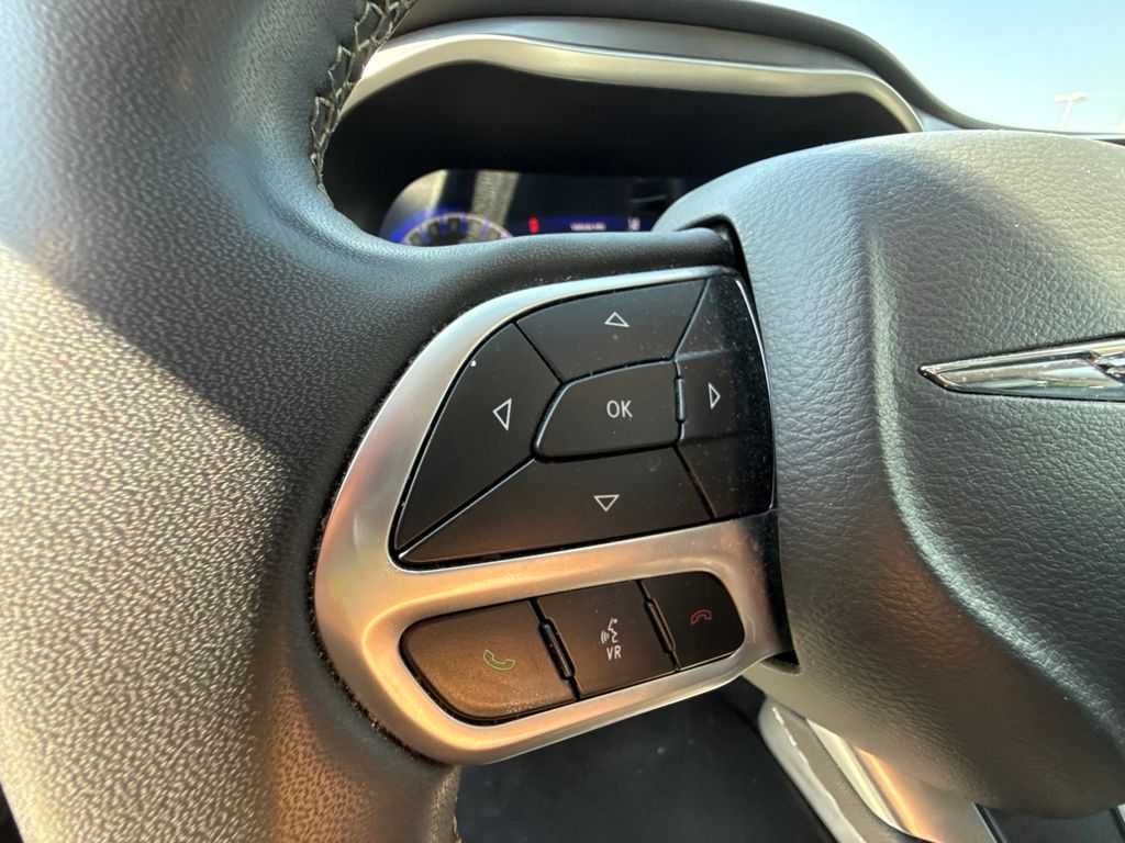 Thumbnail: 2022 Chrysler Pacifica - 23