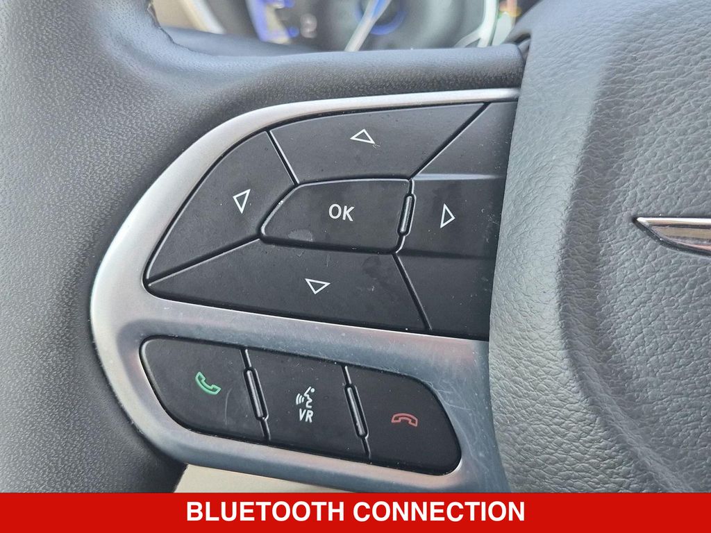 Thumbnail: 2022 Chrysler Pacifica - 24