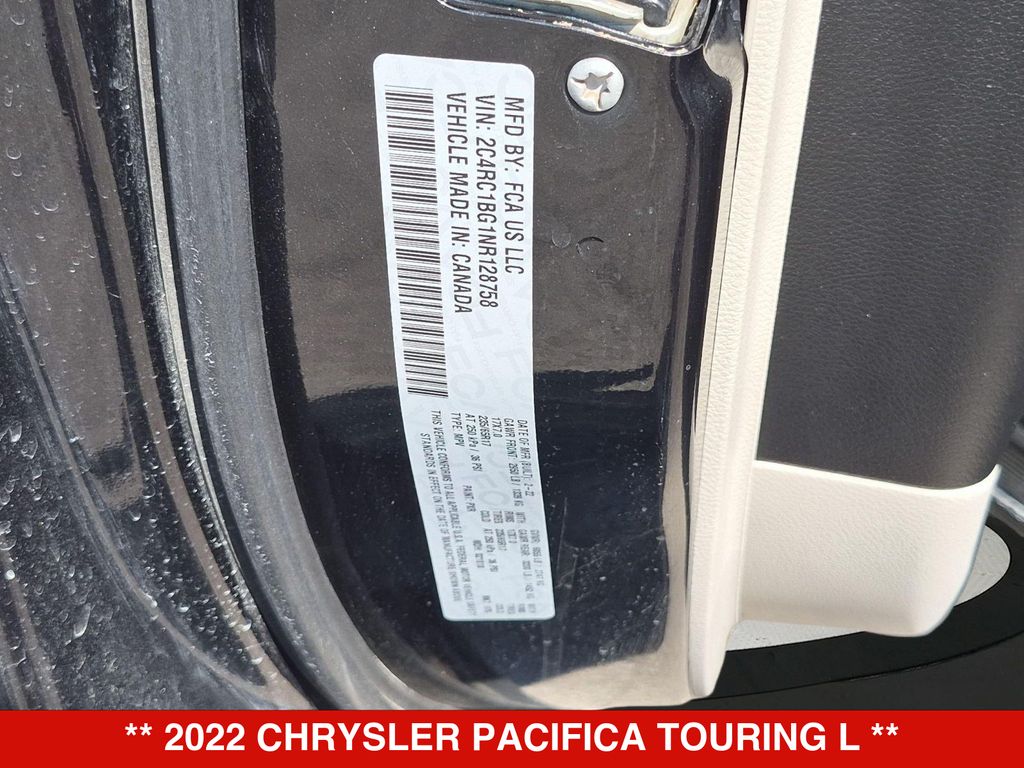 Thumbnail: 2022 Chrysler Pacifica - 16