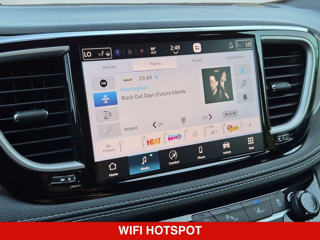 Thumbnail: 2027 Chrysler Pacifica - 13