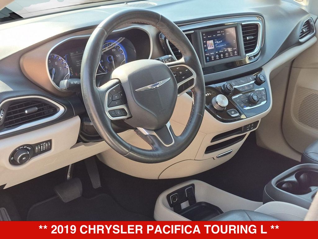 Thumbnail: 2019 Chrysler Pacifica - 2