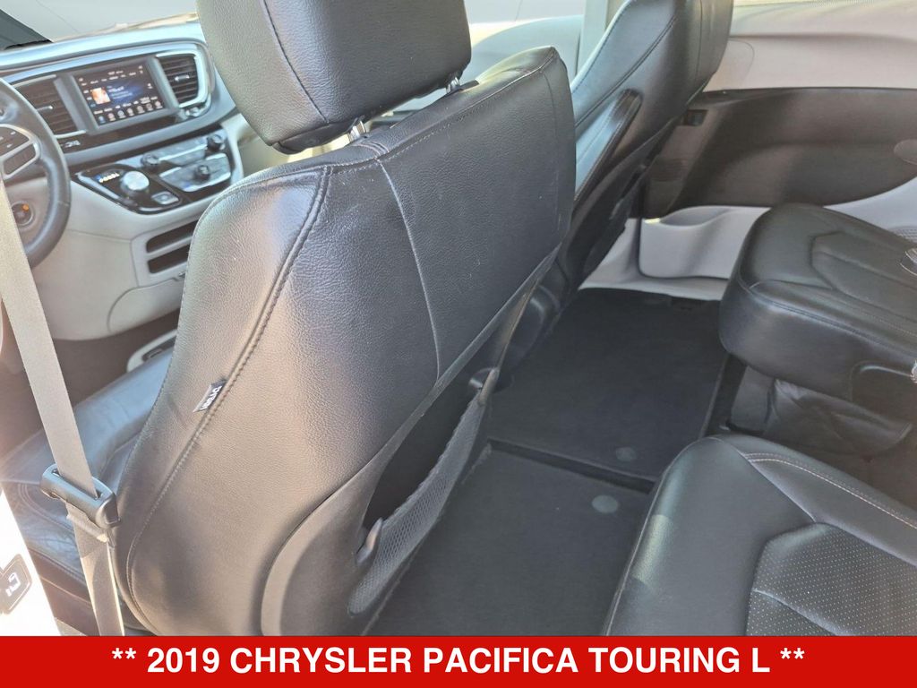 Thumbnail: 2019 Chrysler Pacifica - 12