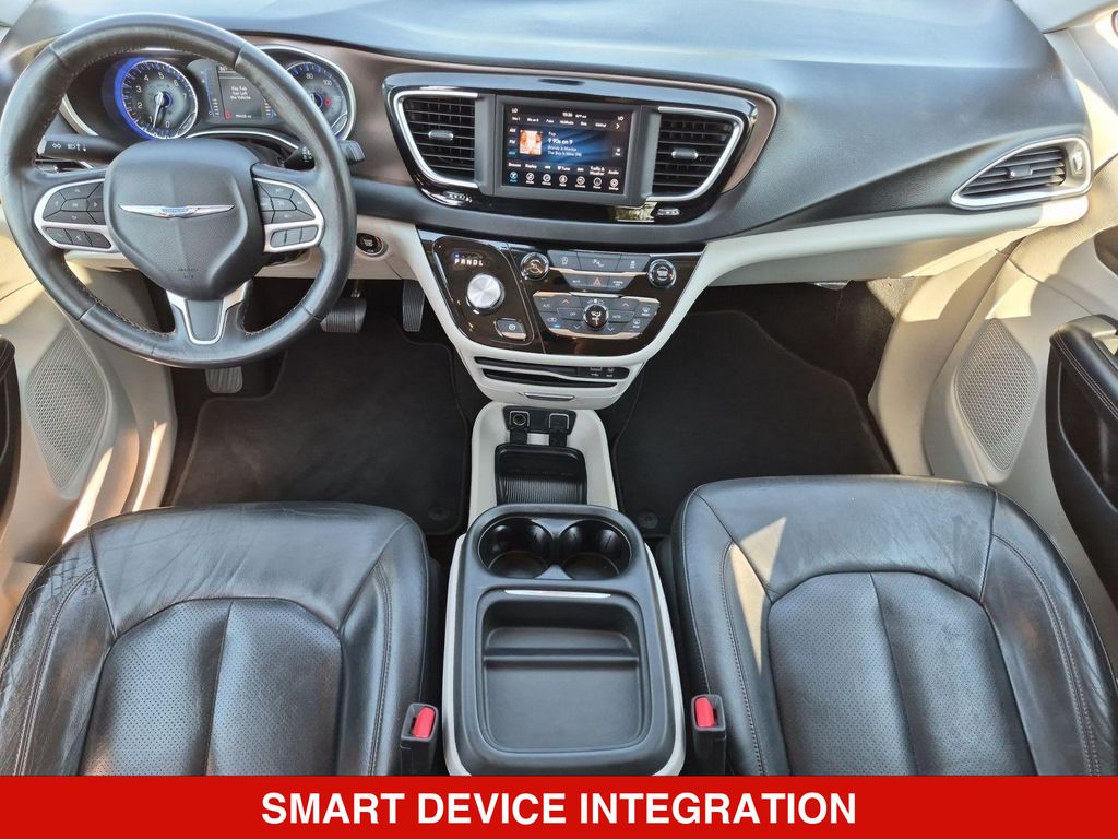 Thumbnail: 2019 Chrysler Pacifica - 10