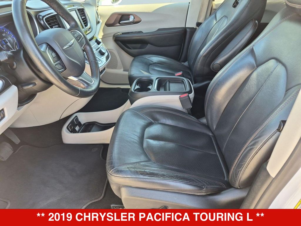 Thumbnail: 2019 Chrysler Pacifica - 11