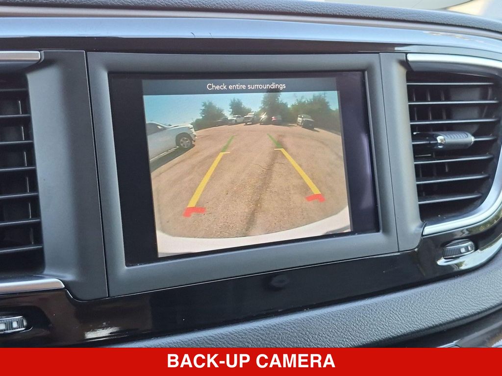 Thumbnail: 2019 Chrysler Pacifica - 30