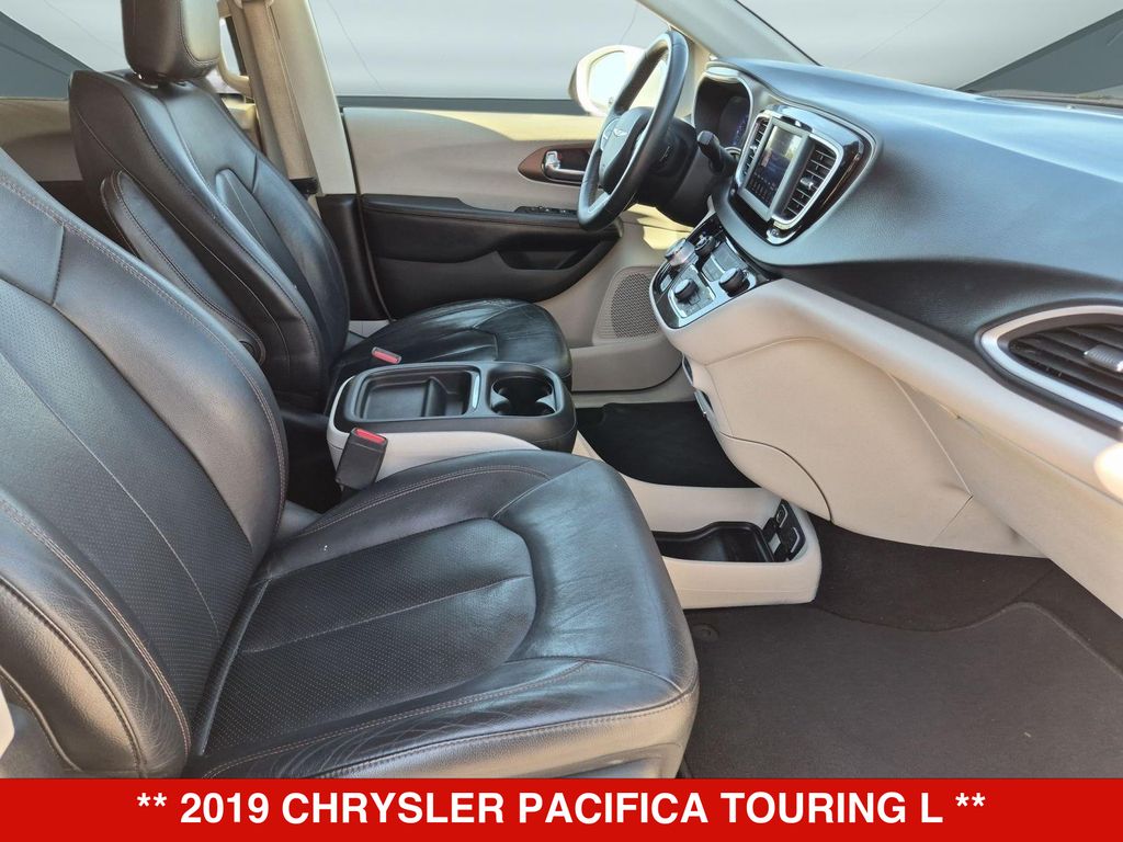 Thumbnail: 2019 Chrysler Pacifica - 27