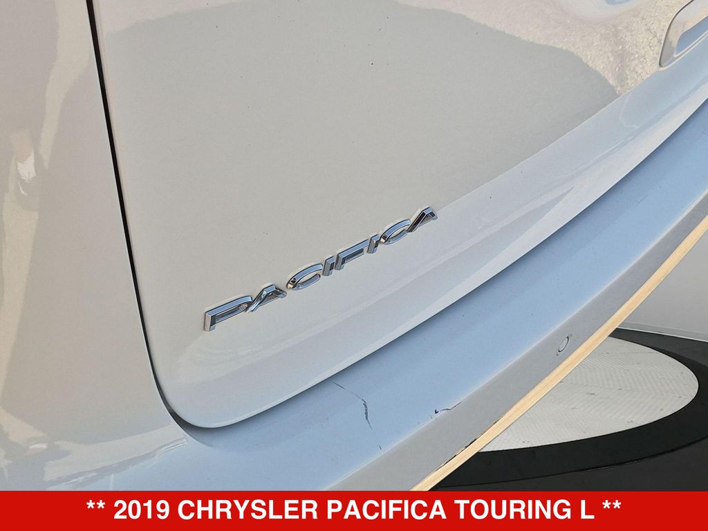 Thumbnail: 2019 Chrysler Pacifica - 24