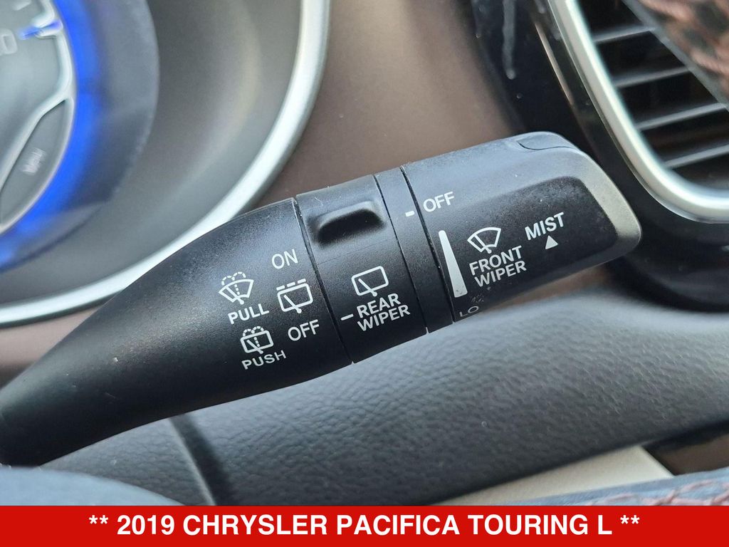 Thumbnail: 2019 Chrysler Pacifica - 7