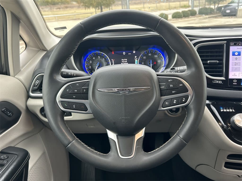 2022 Chrysler Pacifica Touring L 14