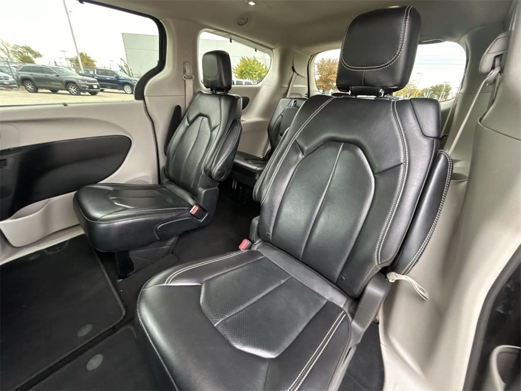 2022 Chrysler Pacifica Touring L 12