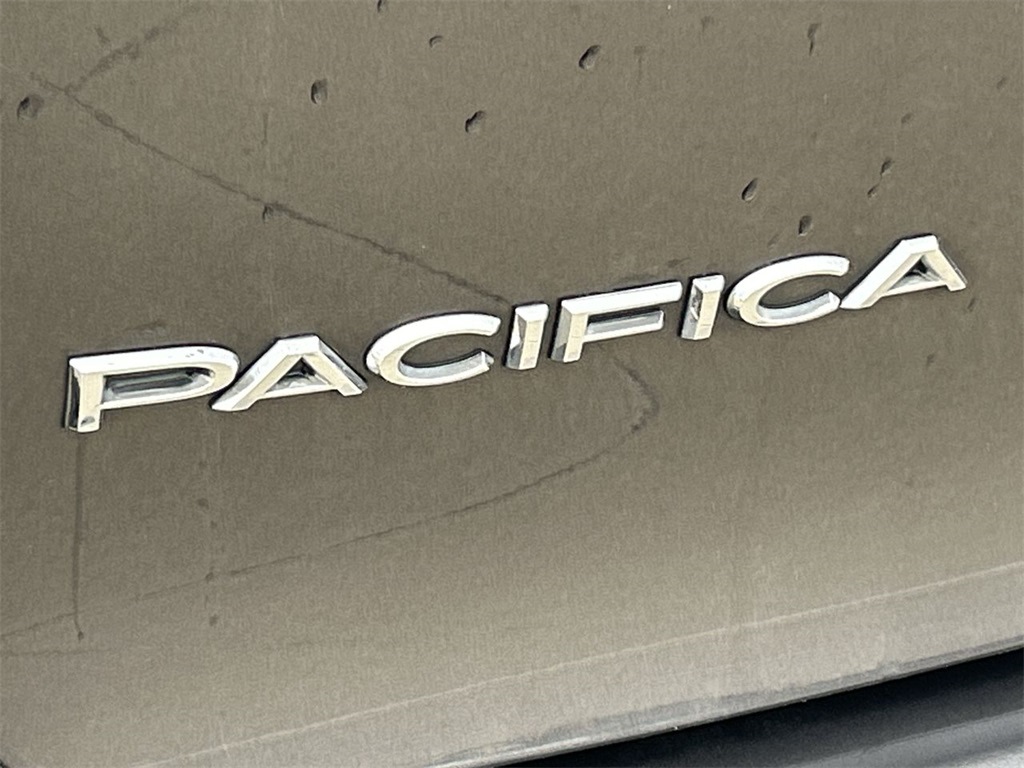 2022 Chrysler Pacifica Touring L 7