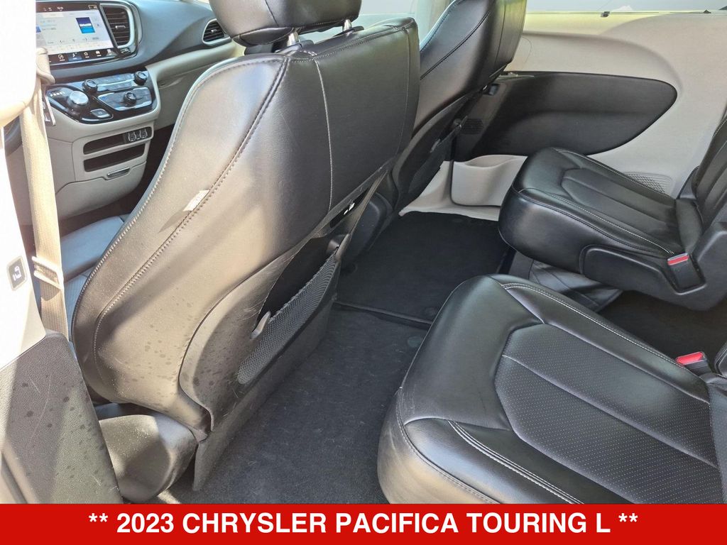 Thumbnail: 2023 Chrysler Pacifica - 11