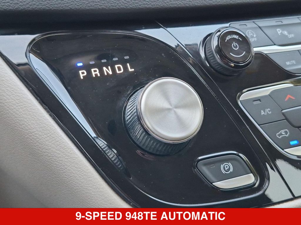 Thumbnail: 2023 Chrysler Pacifica - 13