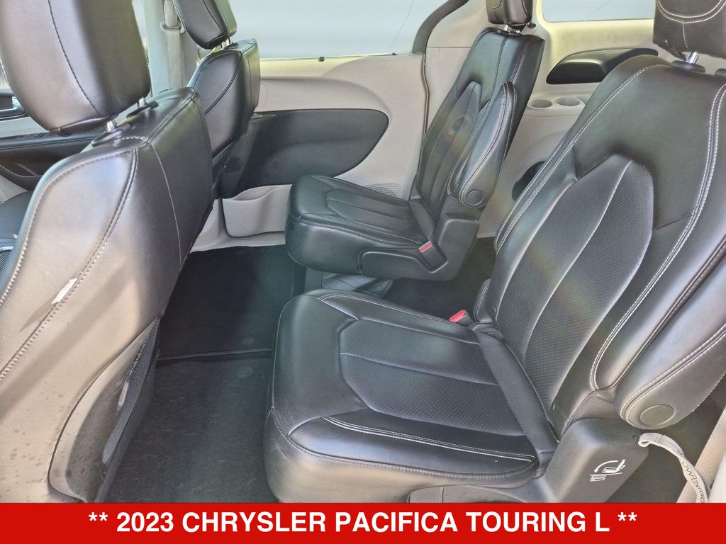 Thumbnail: 2023 Chrysler Pacifica - 23