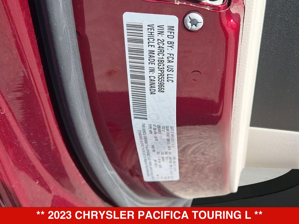 Thumbnail: 2023 Chrysler Pacifica - 17