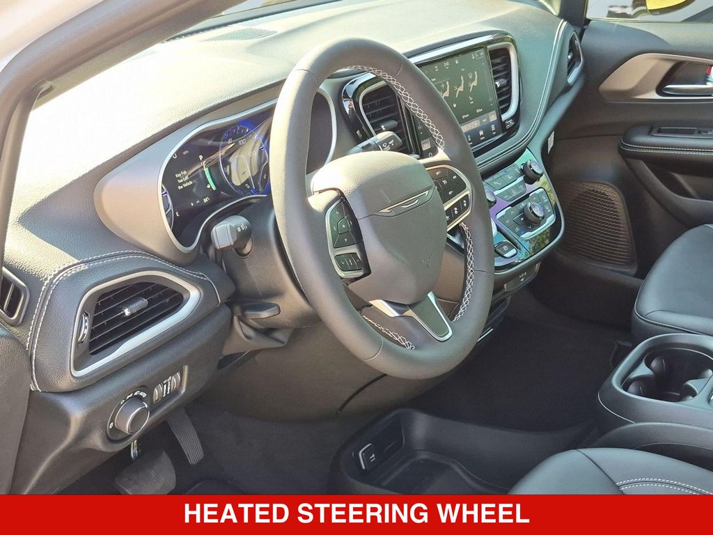 Thumbnail: 2027 Chrysler Pacifica - 2