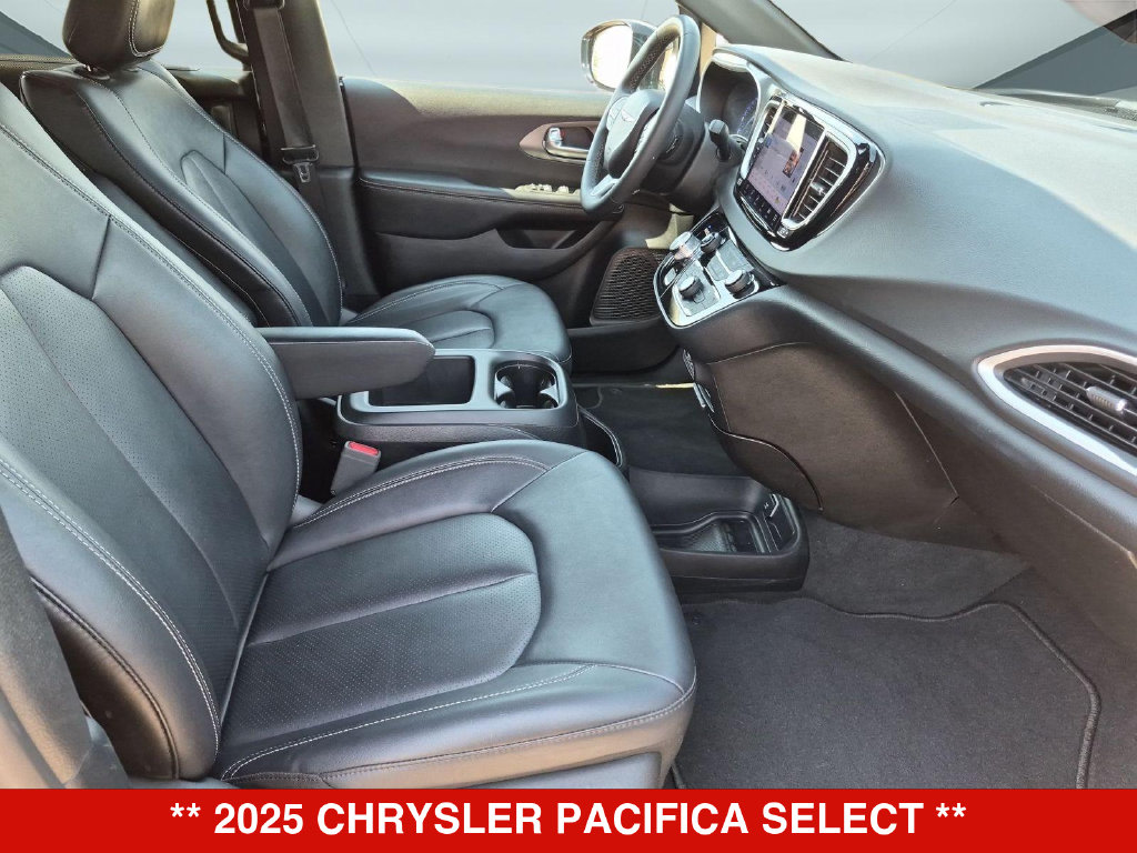 Thumbnail: 2025 Chrysler Pacifica - 22
