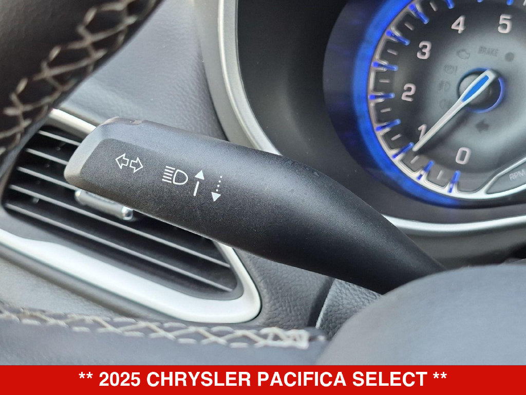 Thumbnail: 2025 Chrysler Pacifica - 25