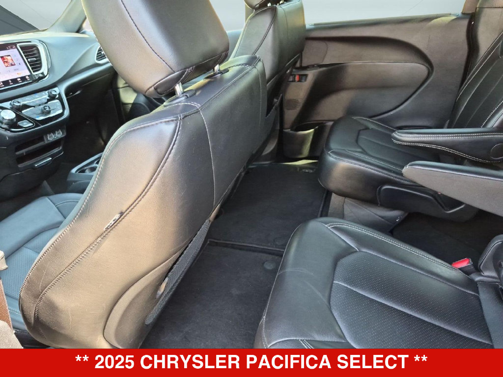 Thumbnail: 2025 Chrysler Pacifica - 11