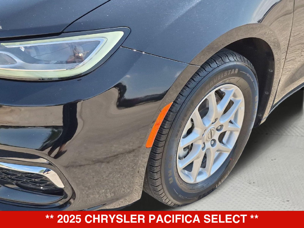 Thumbnail: 2025 Chrysler Pacifica - 20