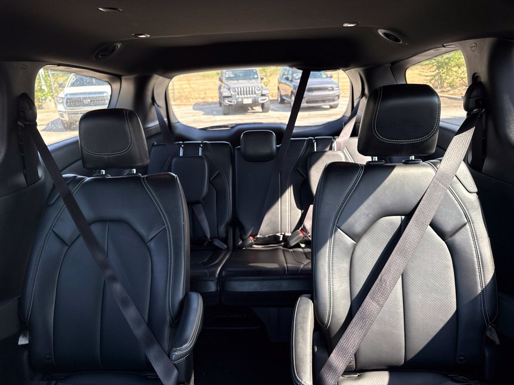 Thumbnail: 2025 Chrysler Pacifica - 9