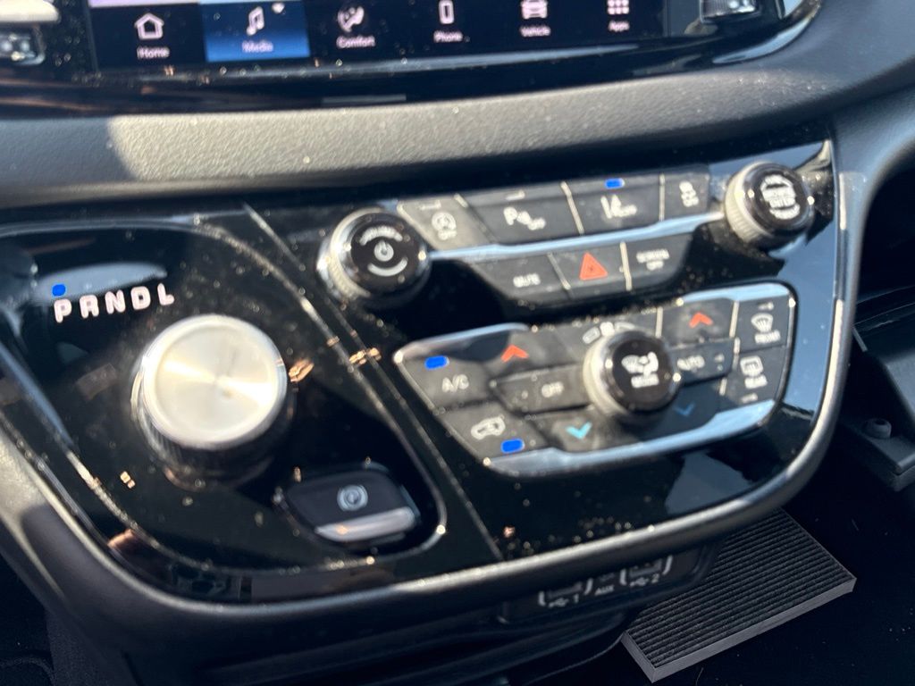 Thumbnail: 2025 Chrysler Pacifica - 20