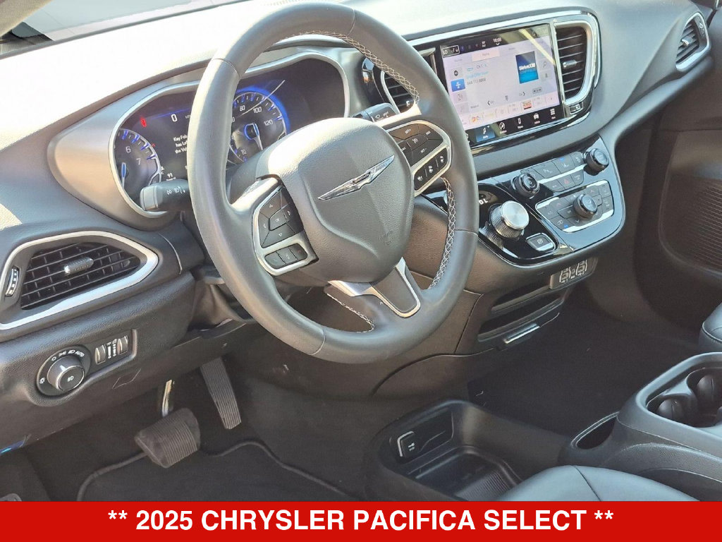 Thumbnail: 2025 Chrysler Pacifica - 2