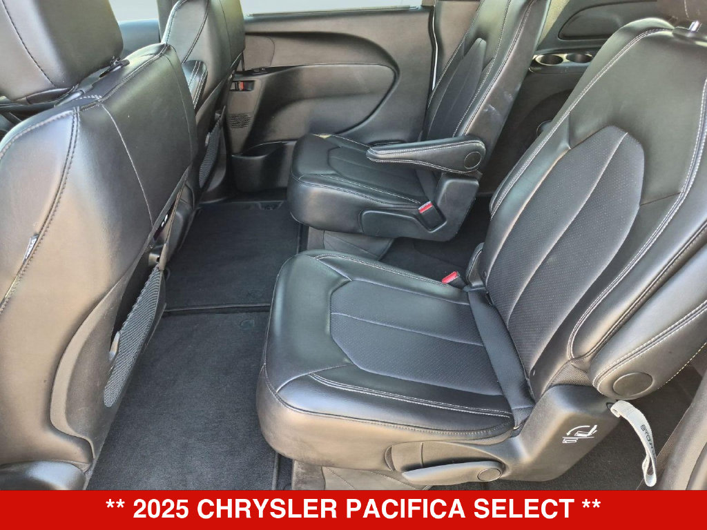 Thumbnail: 2025 Chrysler Pacifica - 22