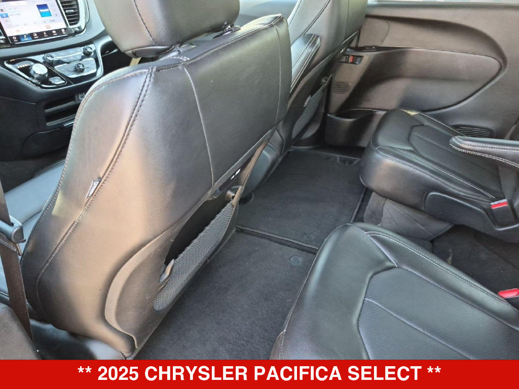 Thumbnail: 2025 Chrysler Pacifica - 12