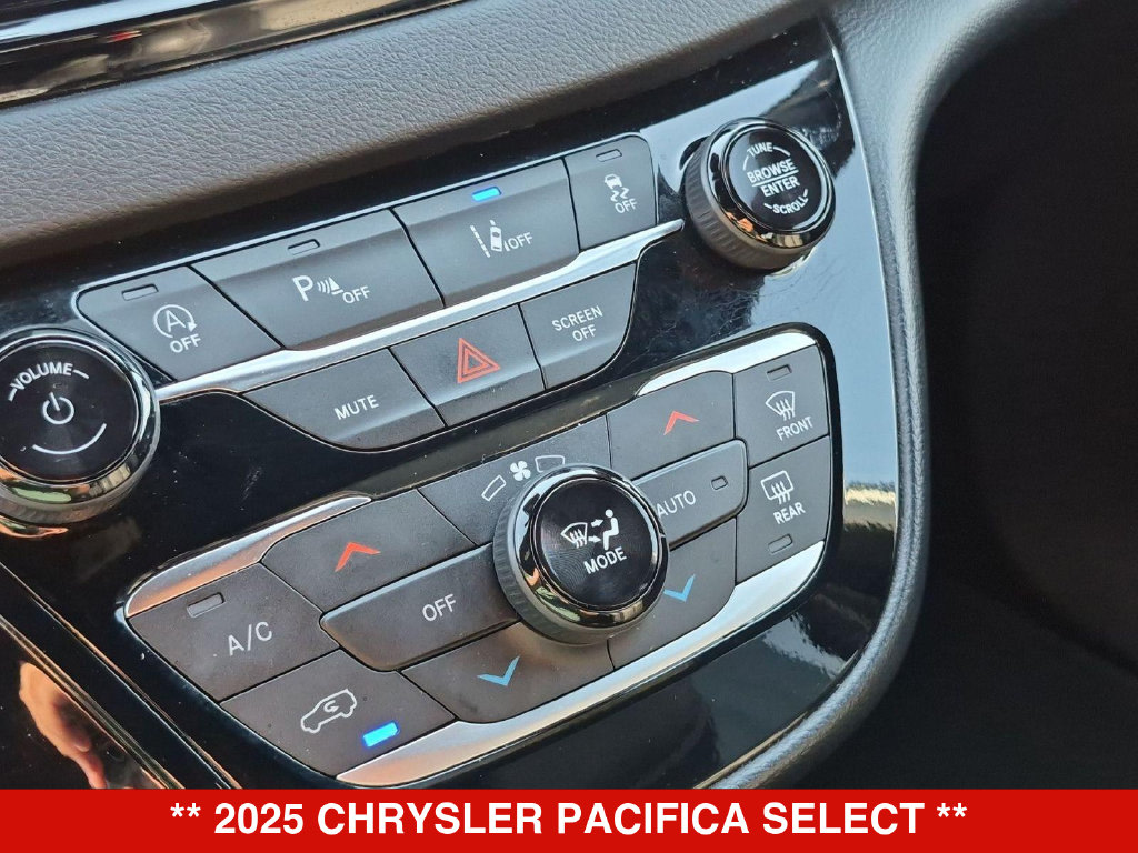 Thumbnail: 2025 Chrysler Pacifica - 28