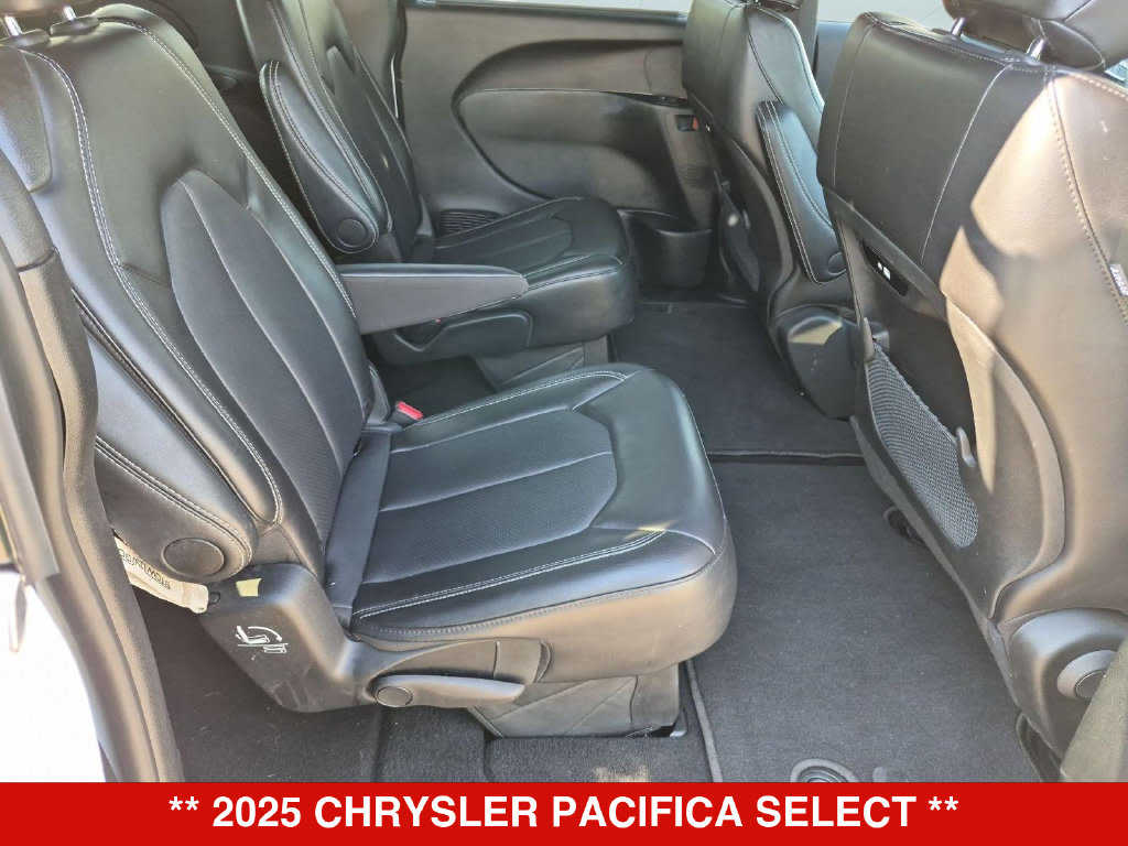 Thumbnail: 2025 Chrysler Pacifica - 11