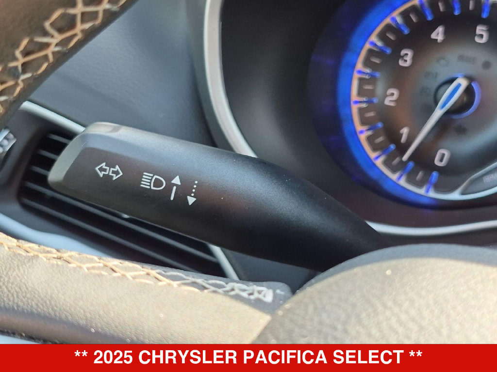 Thumbnail: 2025 Chrysler Pacifica - 26