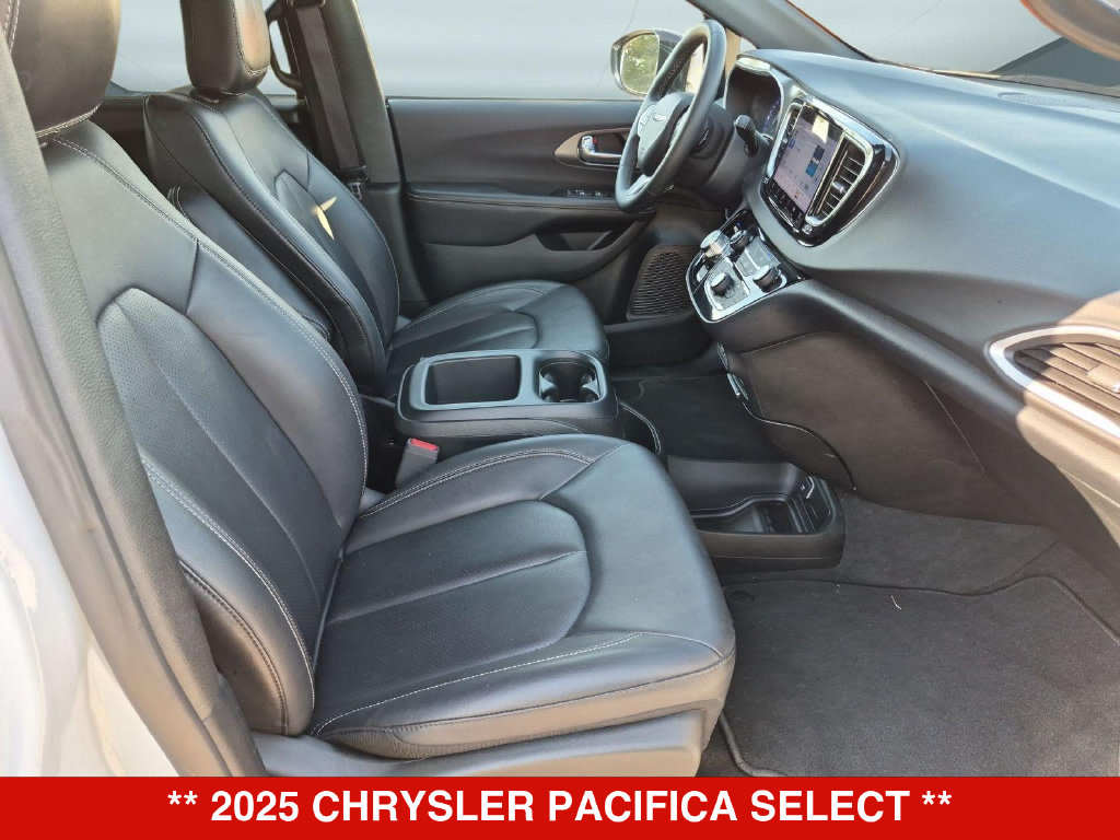Thumbnail: 2025 Chrysler Pacifica - 23