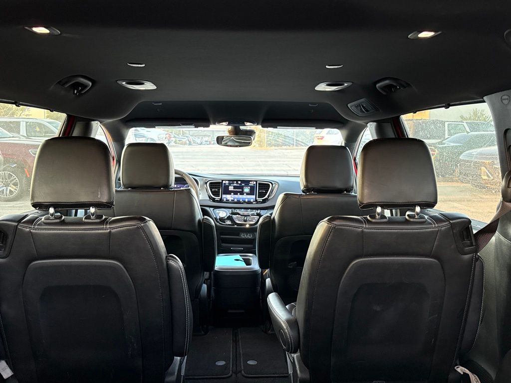 Thumbnail: 2025 Chrysler Pacifica - 10